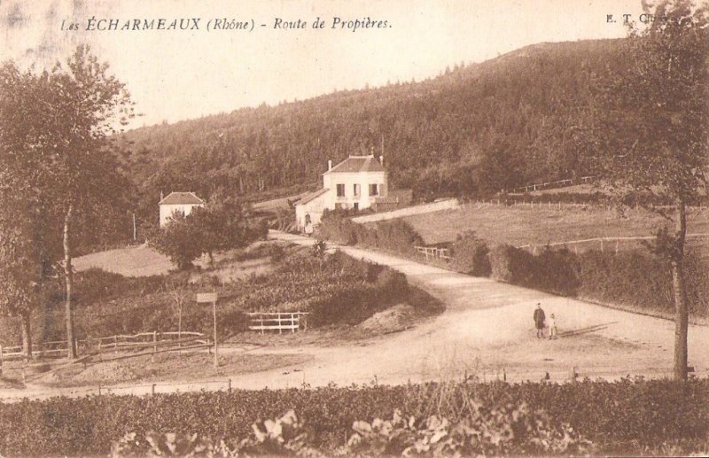 Histoire de la notoriété du col des Echarmeaux, patrimoine du Beaujolais vert