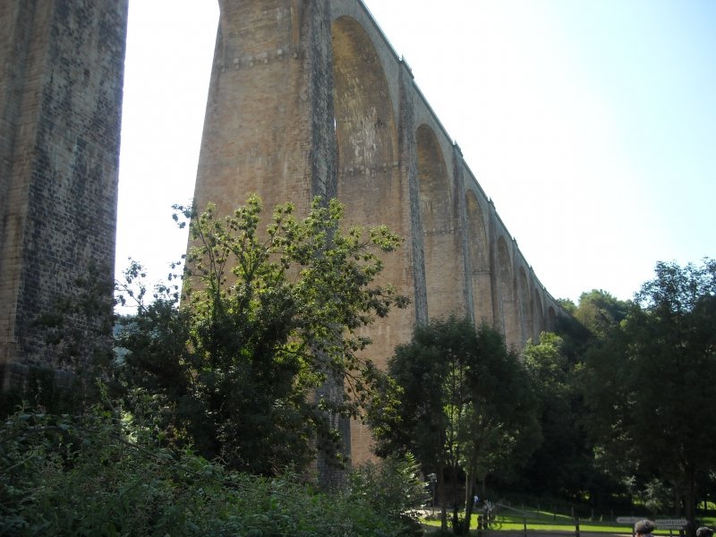 Visite du patrimoine feroviaire, viaduc de Mussy-sous-Dun